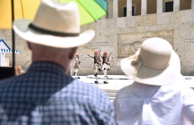 Έκτακτο δελτίο της ΕΜΥ: Καύσωνας με 40ρια την Πέμπτη – Ποιες περιοχές θα επηρεστούν