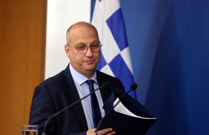 Οικονόμου προς Τσίπρα: Η κυβέρνηση είναι φιλεργατική στην πράξη και όχι στη θεωρία