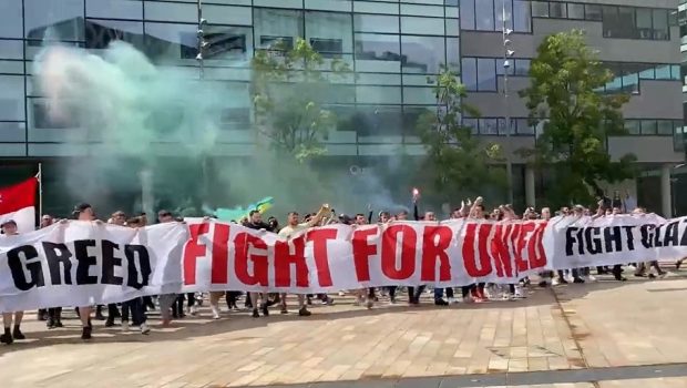 Fight for united: Συγκέντρωση διαμαρτυρίας κατά των Γκλέιζερ έξω από το «Ολντ Τράφορντ»