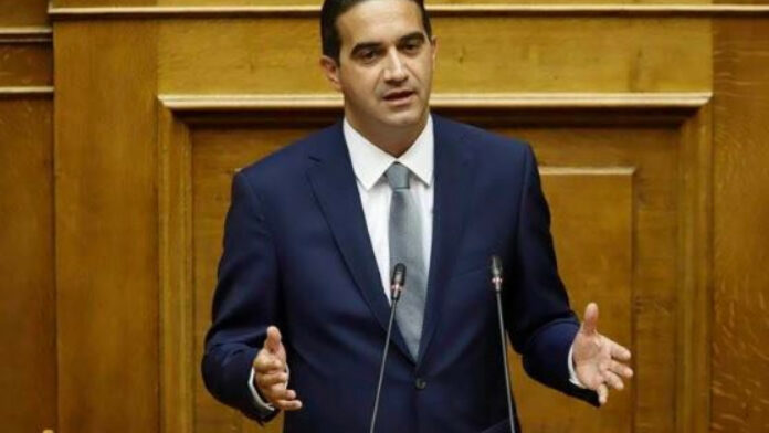 Live-Βουλή-Στο-βήμα-ο-Μιχάλης-Κατρίνης-από-το-ΠΑΣΟΚ.jpg