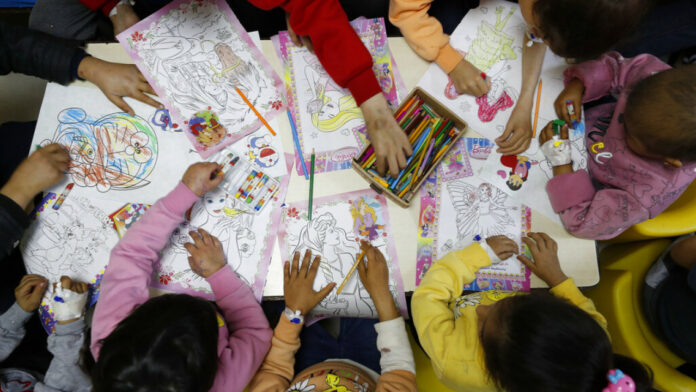 Vouchers για παιδικούς σταθμούς: Σήμερα ξεκινούν οι αιτήσεις