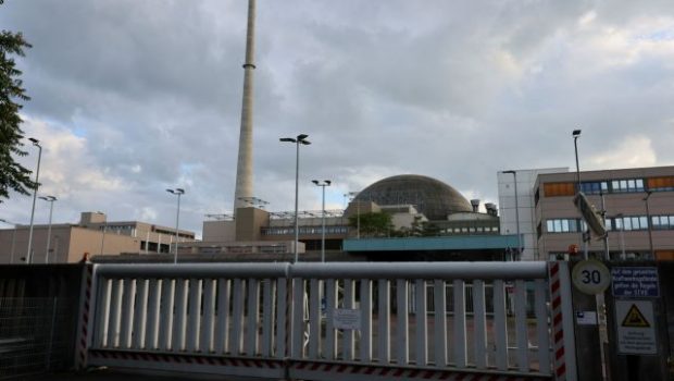 WSJ: Η Γερμανία παρατείνει τη λειτουργία των τριών τελευταίων πυρηνικών σταθμών