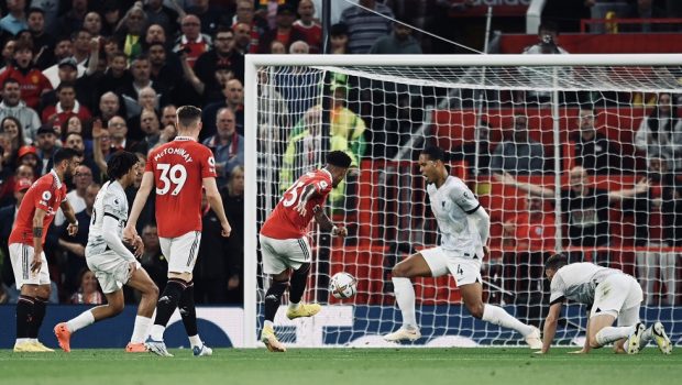 Άνοιξε το σκορ με τον Σάντσο η Γιουνάιτεντ κόντρα στη Λίβερπουλ