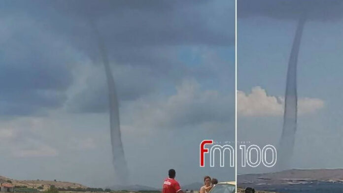 Ανεμοστρόβιλος «χτύπησε» τη Λήμνο – Δείτε το video