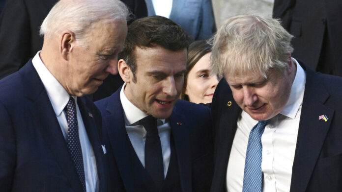 Ανησυχία για τις πυρηνικές μονάδες της Ουκρανίας: Επικοινωνία Τζόνσον, Μπάιντεν, Μακρόν και Σολτς