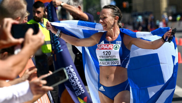 Αντιγόνη Ντρισμπιώτη: Τα δάκρυα χαράς στον τερματισμό, η αγκαλιά στον σύζυγό της