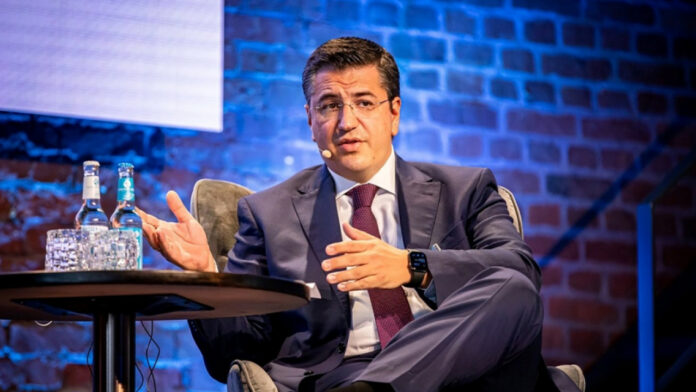 Απόστολος Τζιτζικώστας: Χειρουργήθηκε με επιτυχία μετά από ατύχημα