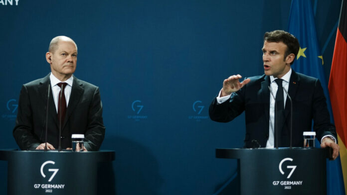 Γαλλία – Γερμανία απορρίπτουν «μπλόκο» στη χορήγηση βίζας σε Ρώσους