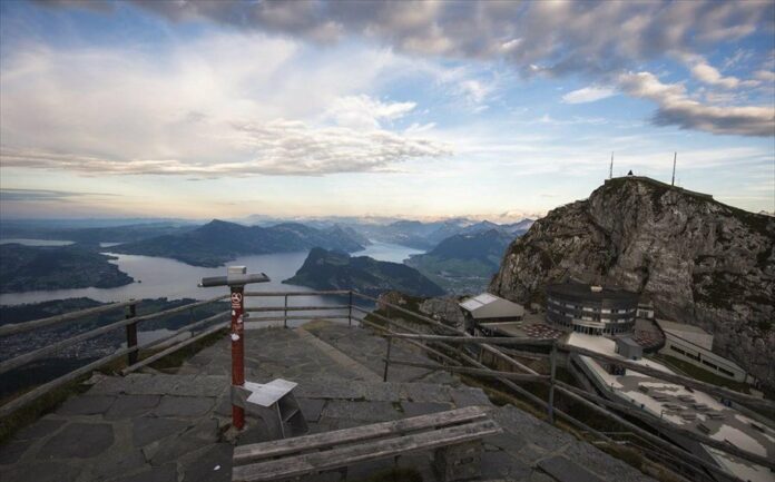 Ελβετία:Στα πιο χαμηλά επίπεδα για Αύγουστο, η στάθμη του νερού σε 4 μεγάλες λίμνες