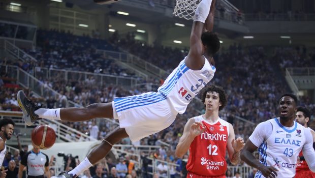 Ελλάδα – Τουρκία 89-80: Ο Κώστας… ντύθηκε Γιάννης και «καθάρισε» για την Εθνική