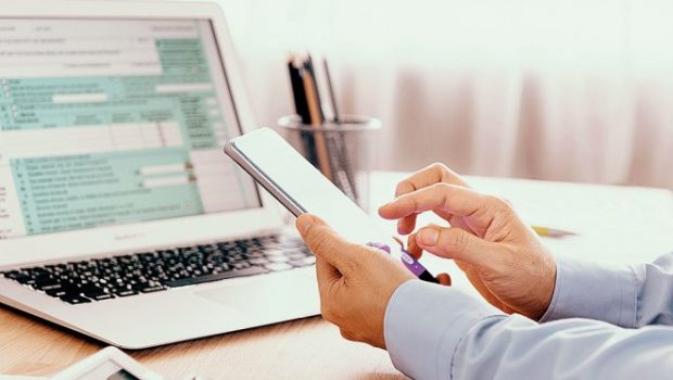 Η ώρα της εφορίας: Τι πληρώνουμε τον Αύγουστο – Oι δόσεις και η έκπτωση 3%