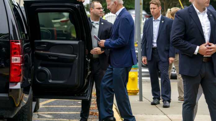 ΗΠΑ: Ο πρόεδρος Μπάιντεν στο Κεντάκι που επλήγει από τις πλημμύρες