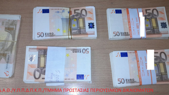 Θεσσαλονίκη: Συνελήφθη 67χρονη για τηλεφωνική εξαπάτηση ηλικιωμένης με λεία 30.000 ευρώ