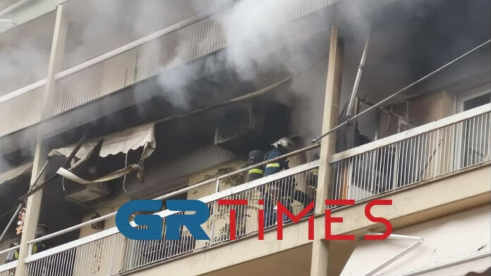 Θεσσαλονίκη: Φωτιά σε διαμέρισμα 3ου ορόφου – Βίντεο