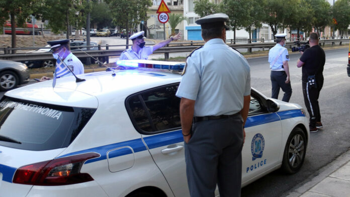 Θραύση αγωγού ΕΥΔΑΠ: Διακοπή κυκλοφορίας στη Λεωφόρο Δημοκρατίας στο ρεύμα προς Πέραμα