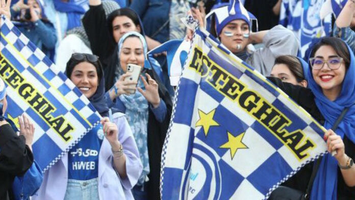 Ιράν: Επετράπη σε γυναίκες να παρακολουθήσουν ποδοσφαιρικό ματς μετά από 43 χρόνια