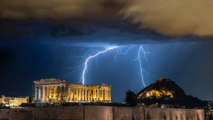 Καιρός-Δεκαπενταύγουστος-με-καταιγίδες-και-χαλάζι.jpg