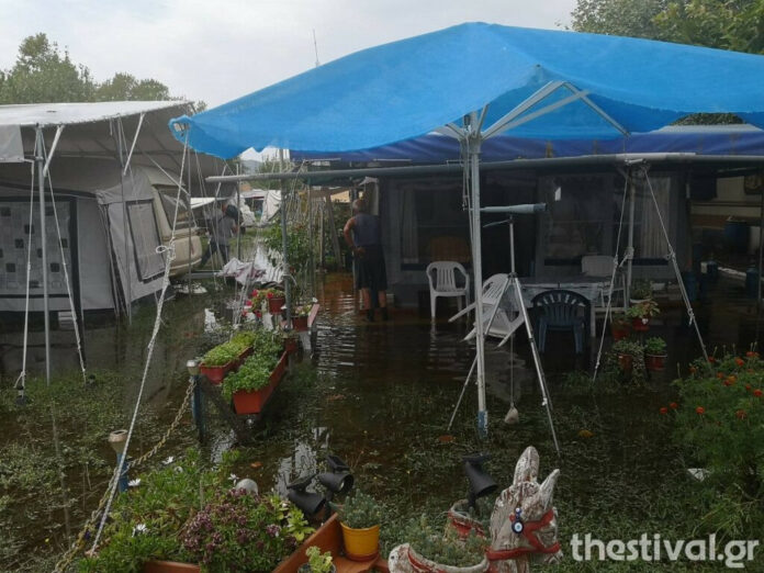 Κακοκαιρία: Βούλιαξε camping στη Χαλκιδική – Δείτε φωτογραφίες και βίντεο