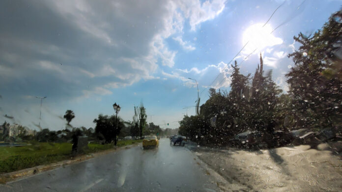 Κακοκαιρία στην Αττική: Περιοχές που βρέχει και έχει καταιγίδες