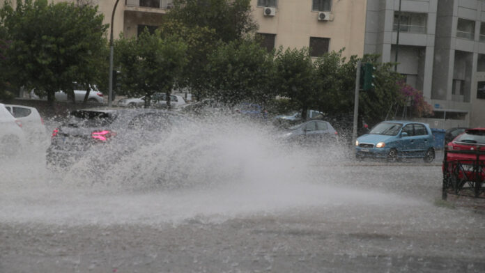 Κακοκαιρίας συνέχεια: Νέες ισχυρές βροχοπτώσεις στο Κέντρο και στα βόρεια της Αθήνς