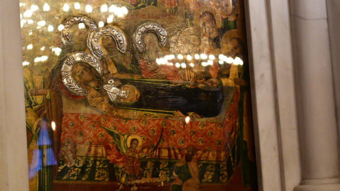 Κοίμηση της Θεοτόκου: Με τιμή και ευλάβεια οι εορτασμοί σε όλη τη χώρα