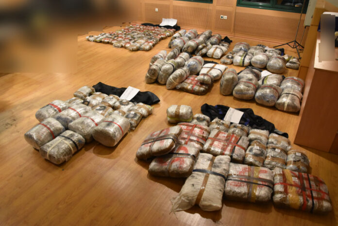 Κοζάνη: Επιχείρηση ΕΛΑΣ για εντοπισμό ατόμου που μετέφερε πάνω από 300 κιλά κάνναβη