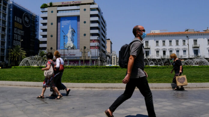 Κορωνοϊός- Σαρηγιάννης: Στα 400.000-500.000 τα ενεργά κρούσματα- Αύξηση διασωληνώσεων και θανάτων