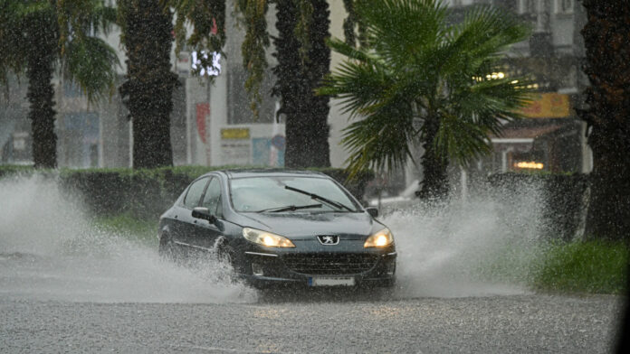 Κυκλοφοριακά προβλήματα τώρα σε Ποσειδώνος – Λεωφόρο Βουλιαγμένης