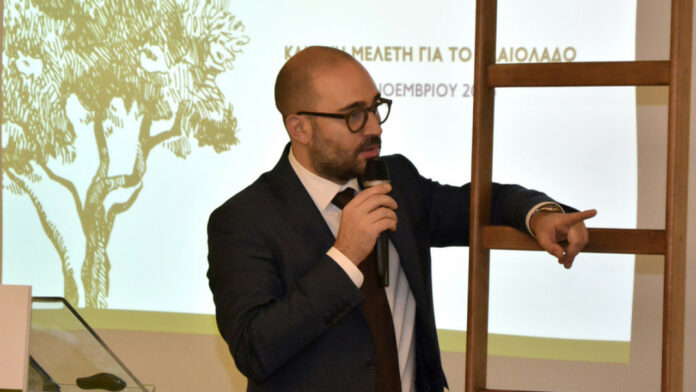 Κωνσταντίνος Μπογδάνος: Τι απαντά στη διαγραφή του από Κρανιδιώτη-Τζήμερο