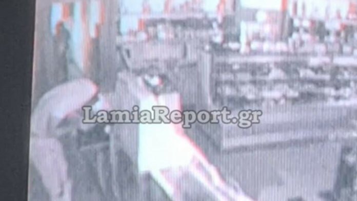 Λαμία: Διάρρηξη ζαχαροπλαστείου – Πήραν και γλυκά για το σπίτι