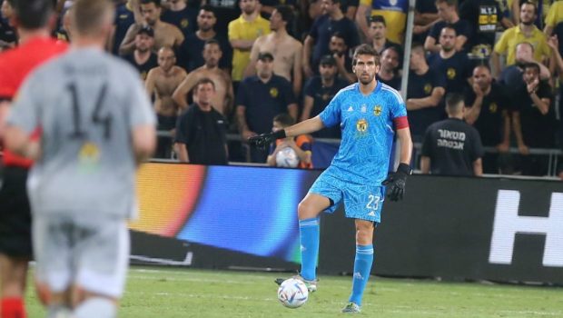 Μακάμπι Τελ Αβίβ – Άρης 2-0: Πάλευε μόνος του ο Κουέστα