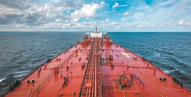 Ναυτιλία: Πέντε πλοία μεταφέρουν 3 εκατ. βαρέλια ντίζελ στην Ευρώπη
