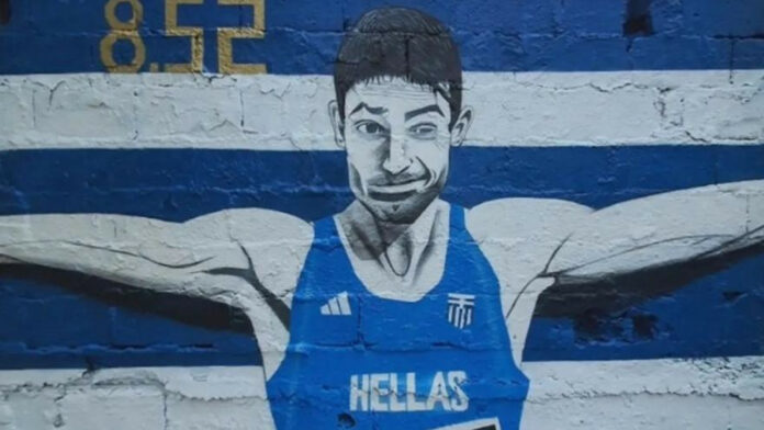 Ο Μίλτος Τεντόγλου έγινε γκράφιτι σε τοίχο στη Θεσσαλονίκη – Δείτε βίντεο