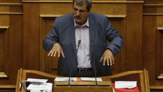 Ο Πολάκης απειλεί χρήστες του Twitter: Τσου ρε λάκηδες