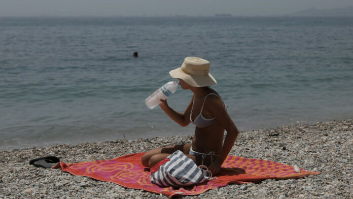 Ο καιρός το τριήμερο: Μίνι καύσωνας έως το Σάββατο – Έως τους 41 βαθμούς η θερμοκρασία