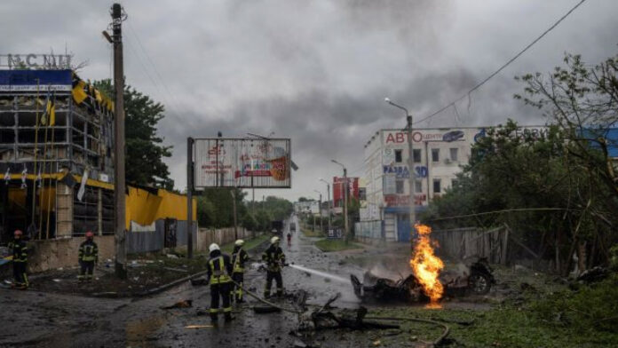 Ουκρανία- Χάρκοβο: 3 νεκροί και 10 τραυματίες από ρωσικό βομβαρδισμό