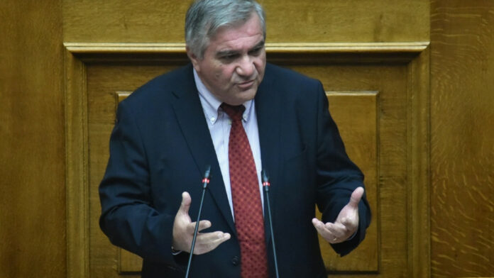 ΠΑΣΟΚ: Να δώσει εξηγήσεις ο Δεμίρης πριν από την συζήτηση της Παρασκευής