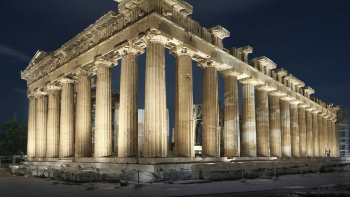 Πάνω από 16.000 τουρίστες κάθε ημέρα στην Ακρόπολη