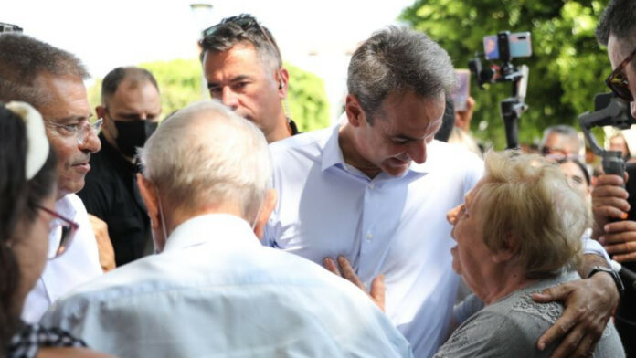 «Προεκλογικές» διακοπές για τους πολιτικούς αρχηγούς