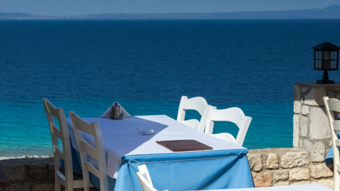 Πρόστιμα ύψους 18.000 ευρώ σε τουριστικές επιχειρήσεις σε Άνδρο και Σύρο