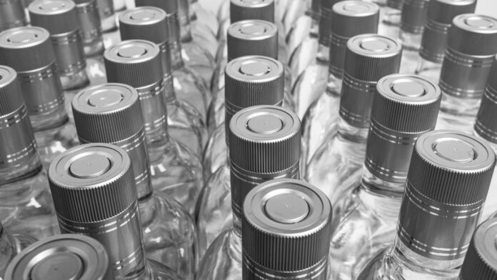 ΣΔΟΕ- Αττική: Εξαρθρώθηκε κύκλωμα με λαθραία και νοθευμένα ποτά