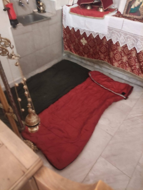 Σαμοθράκη: Τουρίστες μετέτρεψαν εκκλησία σε… ξενοδοχείο