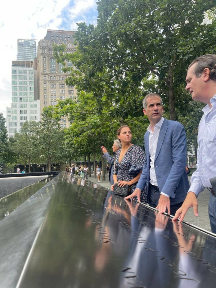 Στη Νέα Υόρκη ο Κώστας Μπακογιάννης – Η συνάντηση με τον Έρικ Άνταμς