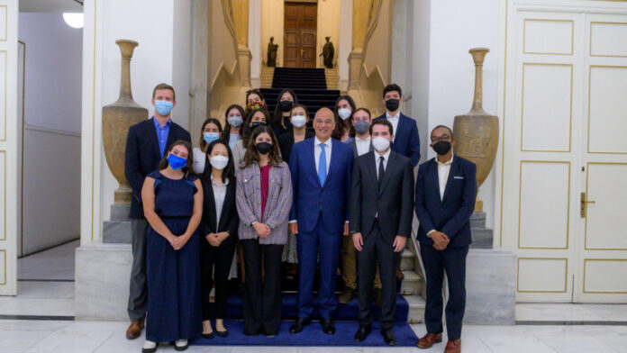 Συνάντηση Δένδια με απόφοιτους και φοιτητές του Χάρβαρντ