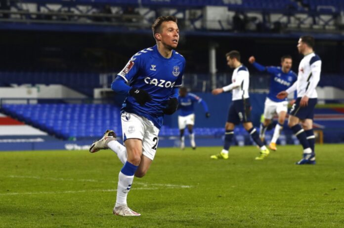 Το μεσημέρι της Τρίτης στην Ελλάδα ο Μπερνάρντ