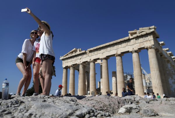 Τουρισμός-Το-success-story-και-οι-προορισμοί-που-βουλιάζουν.jpg
