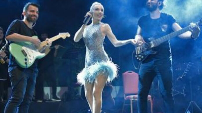 Τουρκία: Συνελήφθη για «υποκίνηση μίσους» η ποπ σταρ Γκιουλσέν