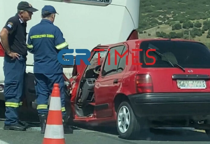 Τραγωδία στην Εγνατία Οδό: Νεκρή 66χρονη οδηγός που έπεσε πάνω σε λεωφορείο