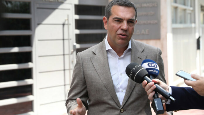 Τσίπρας: Άμεσα έρευνα από ΑΔΑΕ για το αν και πόσοι ακόμα βουλευτές και ευρωβουλευτές παρακολουθούνται