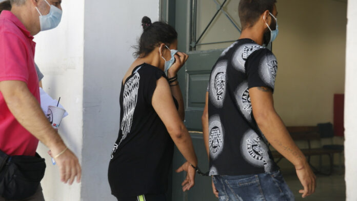 Χαλάνδρι-Ελεύθεροι-με-περιοριστικούς-όρους-οι-γονείς-της-8χρονης.jpg